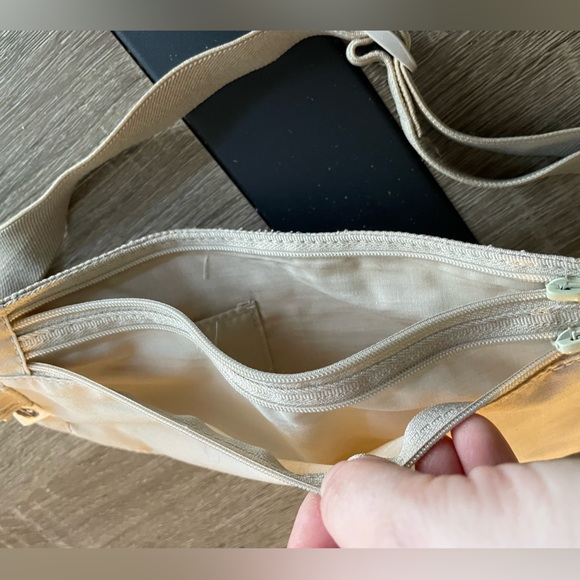 Security Essential Accessory Travelling Kit - Picture 2 of 5